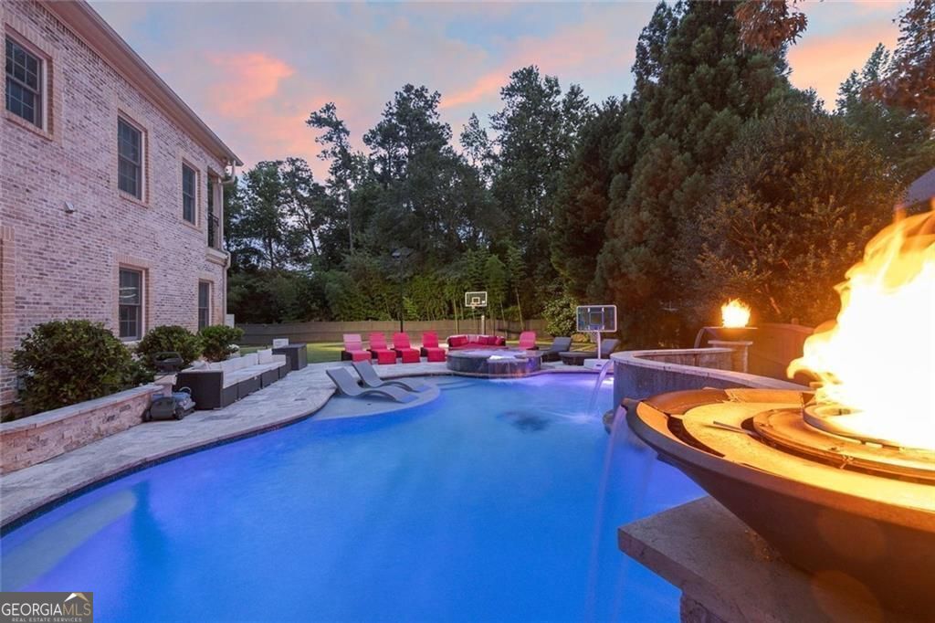 Broadwell Manor - Residential