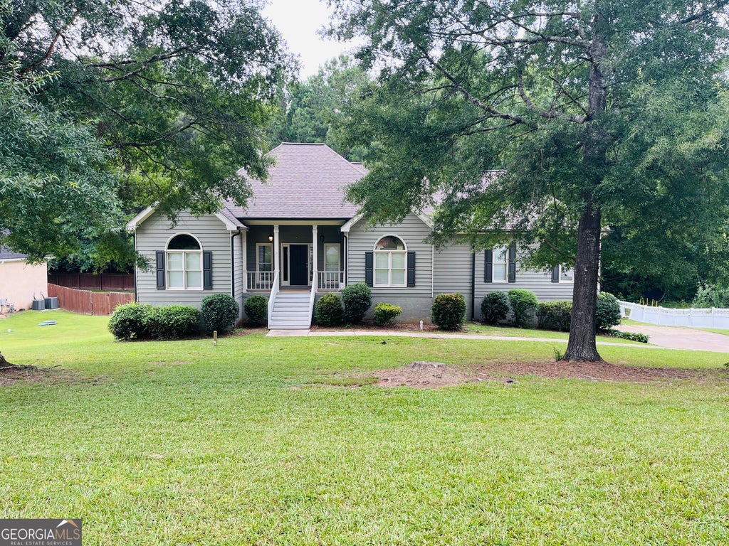 Photo of 70 Indian Bluff Drive, Sharpsburg, GA 30277 (MLS # 10839255)