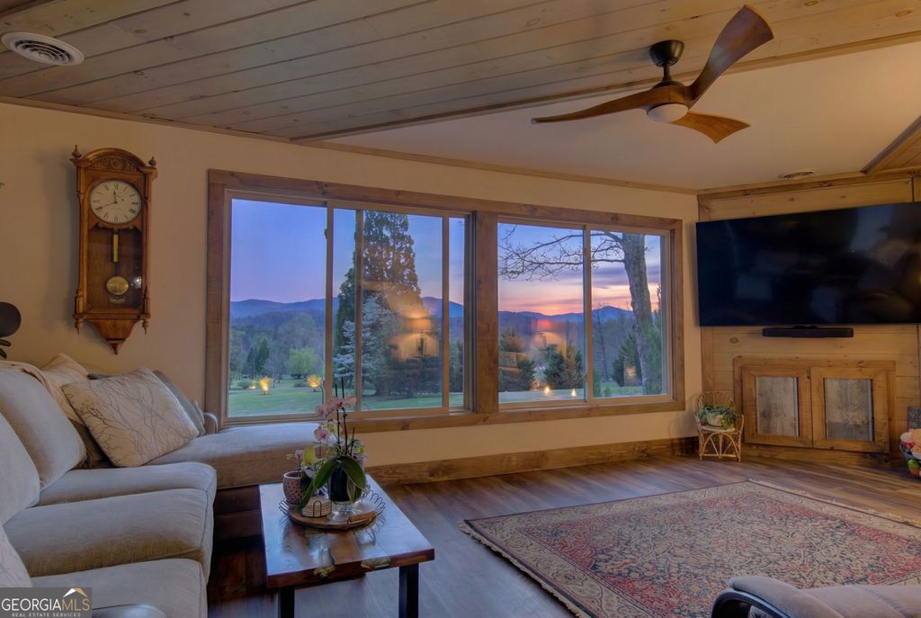 Photo of 199 Oak Ridge Drive, Blairsville, GA 30512 (MLS # 10723105)