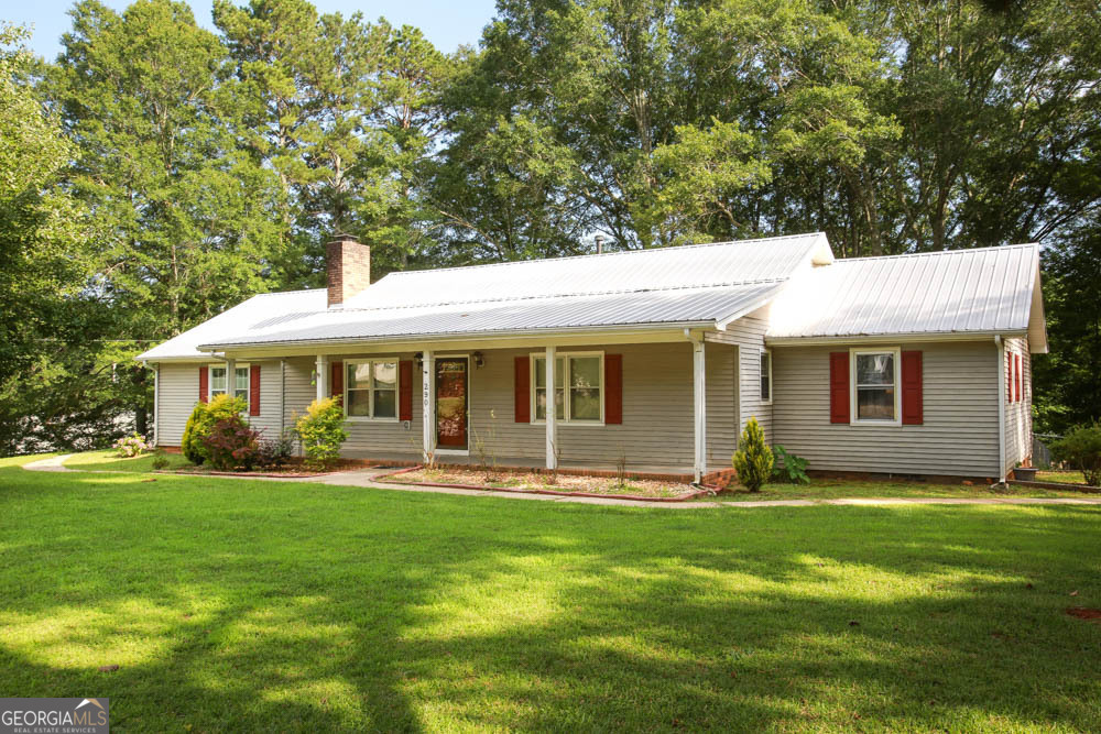 Come check out this hidden gem! Nestled in a peaceful neighborhood, this charming home is perfect for first-time buyers, growing families, or anyone seeking a quiet and cozy retreat. With its warm and inviting atmosphere, this home offers a perfect blend of comfort and convenience. Don't miss the opportunity to make this delightful property your own!