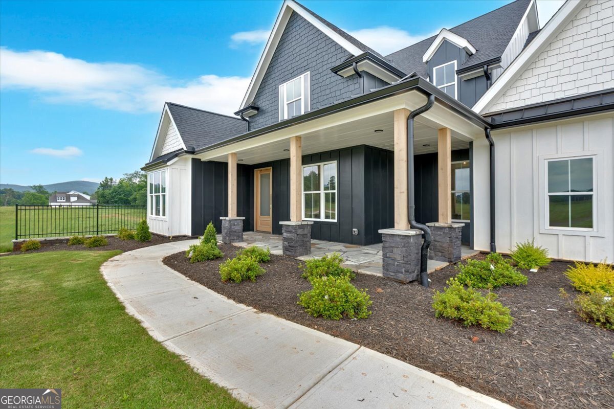 152 Palisade DR
