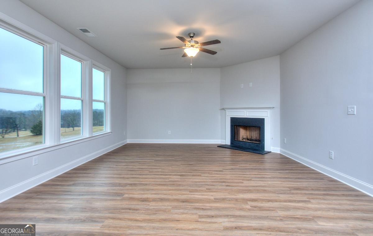 125 Swallowtail LN