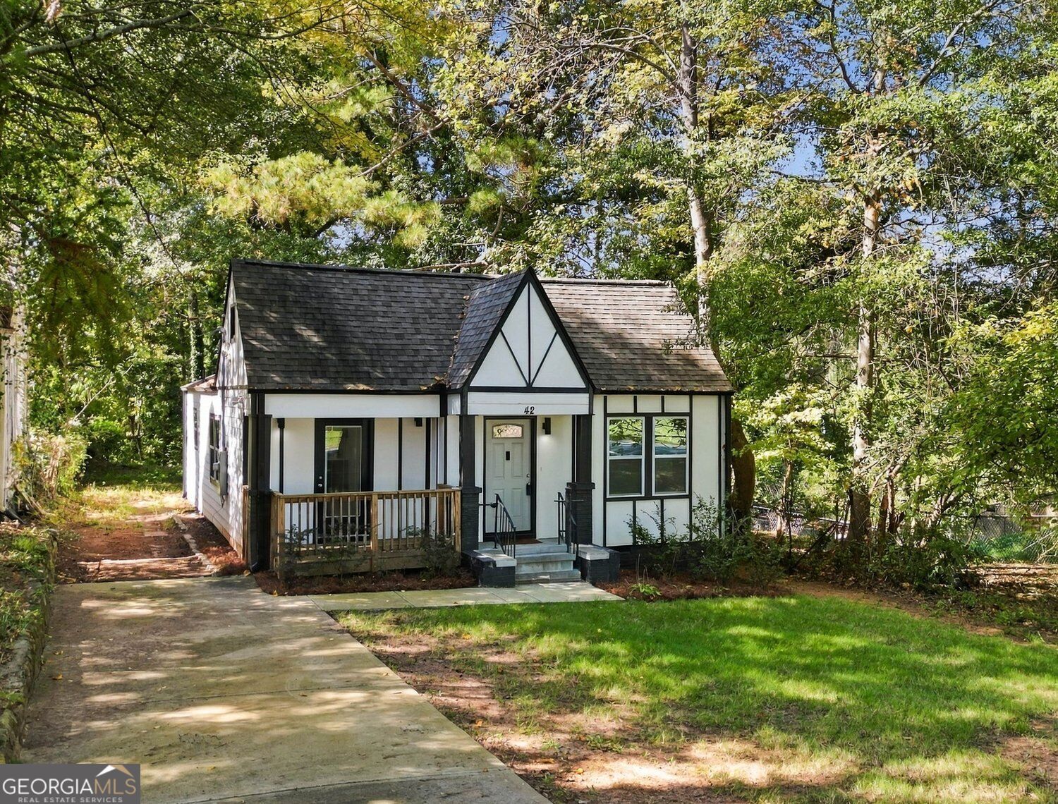42 Burbank DR NW