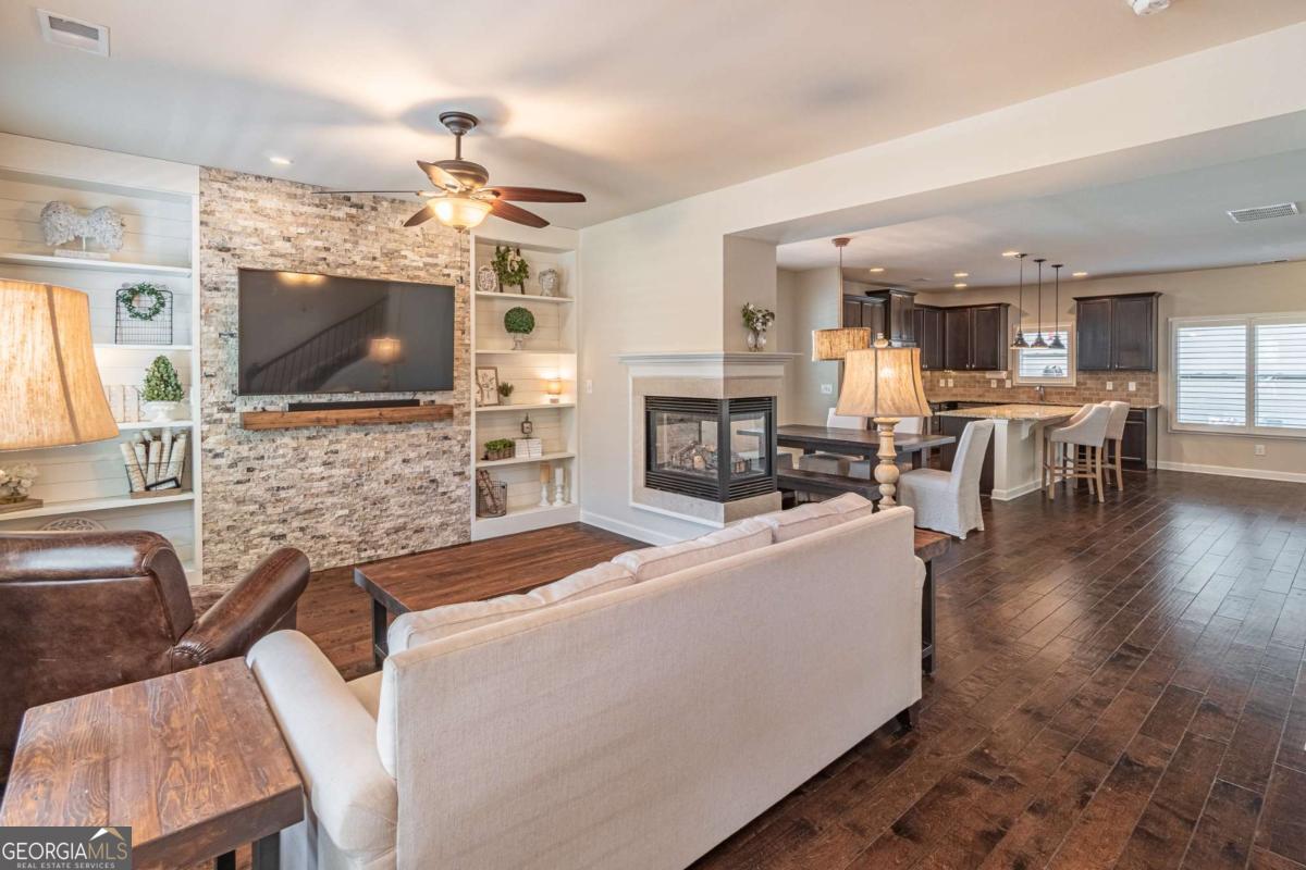 300 Barbados LN