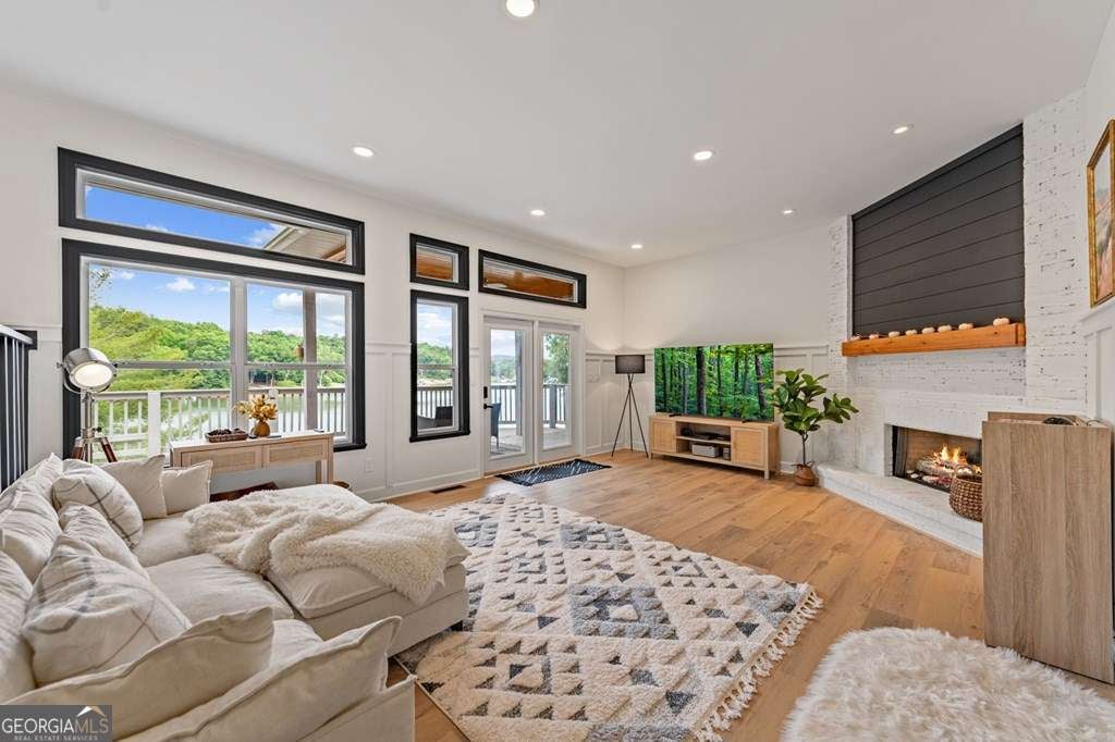 129 Mountain View LN
