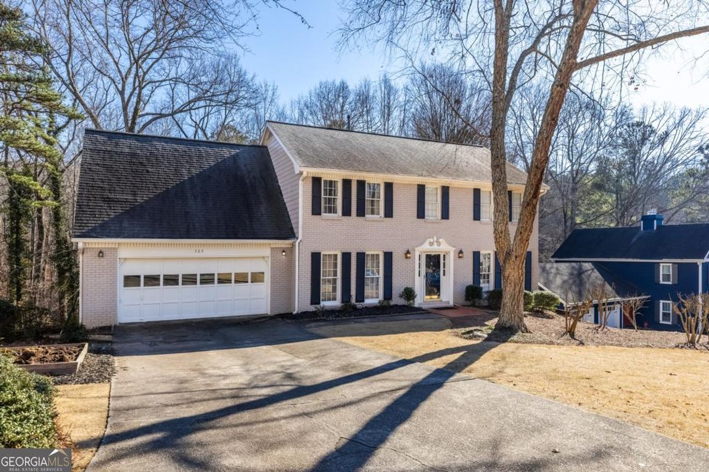 Photo of 705 Springview Court, Roswell, GA 30076 (MLS # 10681581)