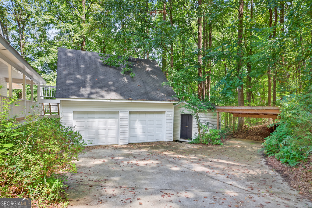 1190 Foster RD