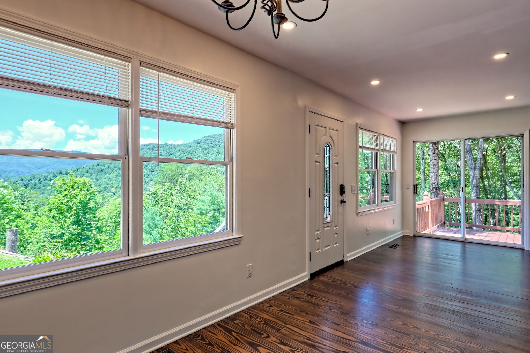 Clayton, Georgia 30525, United States, 2 Bedrooms Bedrooms, ,2 BathroomsBathrooms,Residential,Active,164520