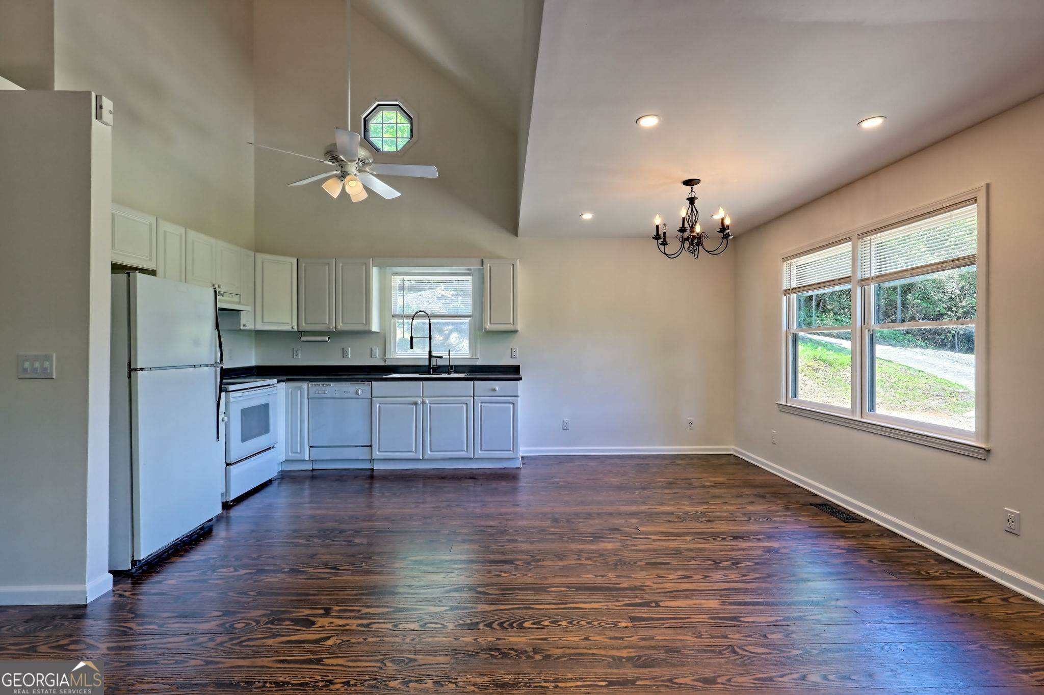 Clayton, Georgia 30525, United States, 2 Bedrooms Bedrooms, ,2 BathroomsBathrooms,Residential,Active,164520