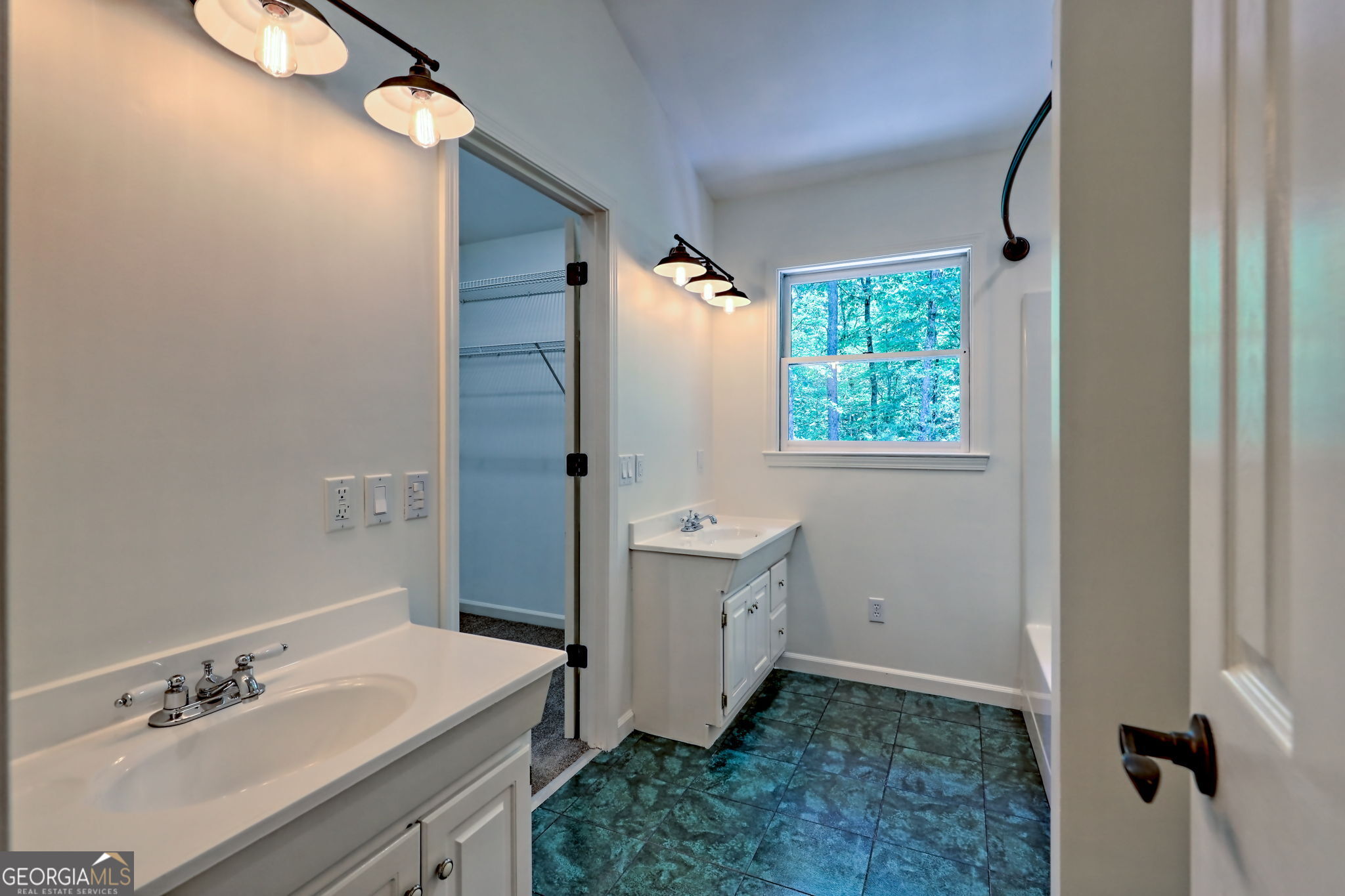 Clayton, Georgia 30525, United States, 2 Bedrooms Bedrooms, ,2 BathroomsBathrooms,Residential,Active,164520