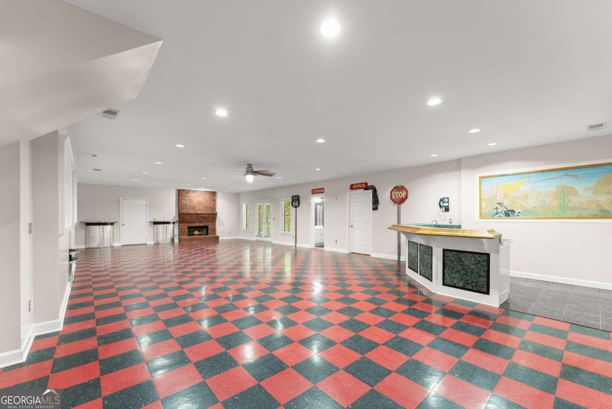 na- 9.99 acres - Residential