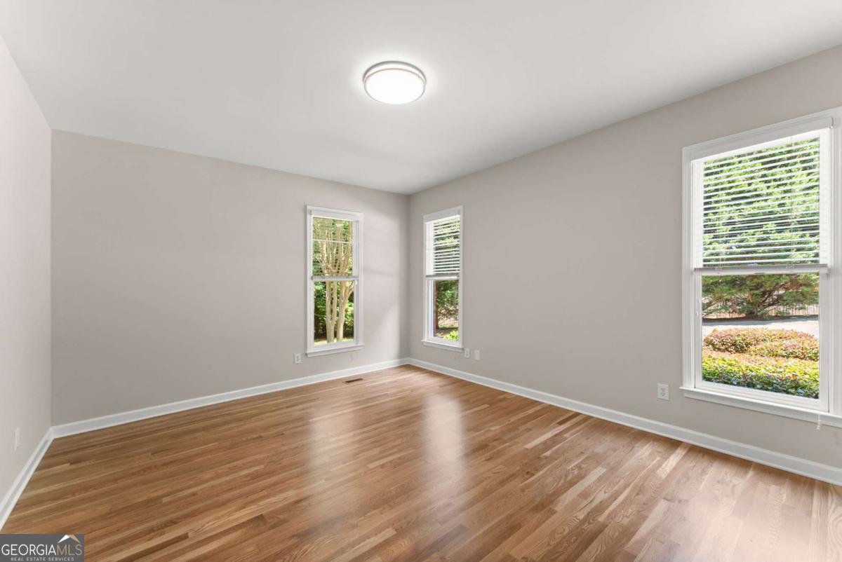na- 9.99 acres - Residential
