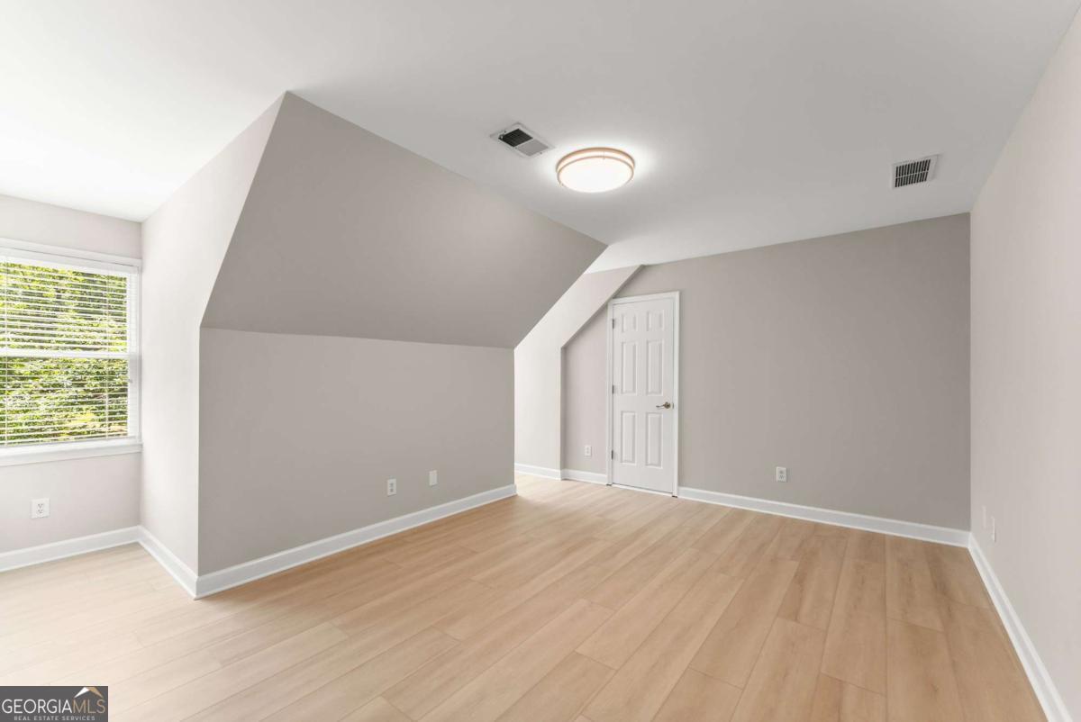 na- 9.99 acres - Residential