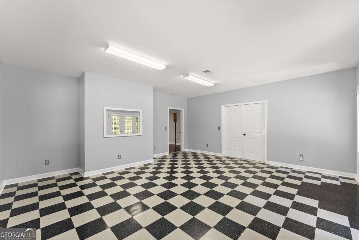 na- 9.99 acres - Residential