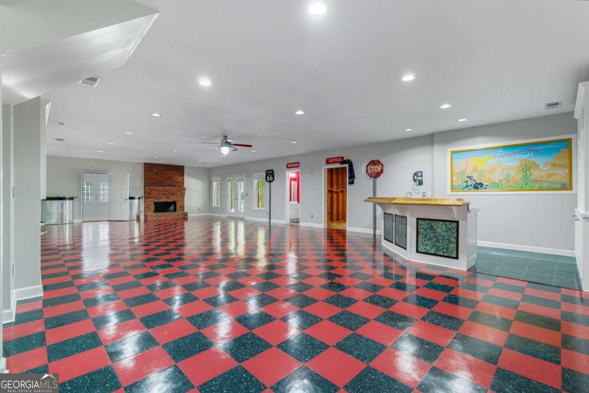na- 9.99 acres - Residential