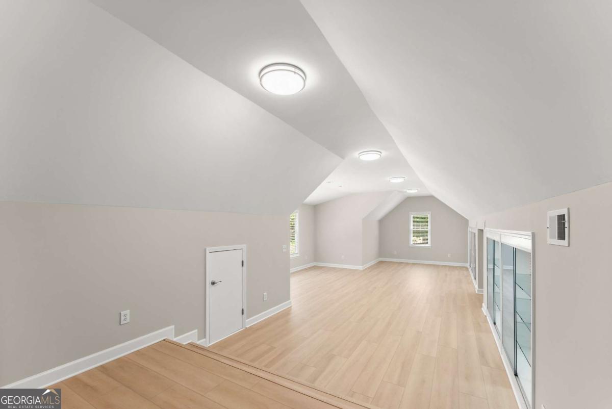 na- 9.99 acres - Residential