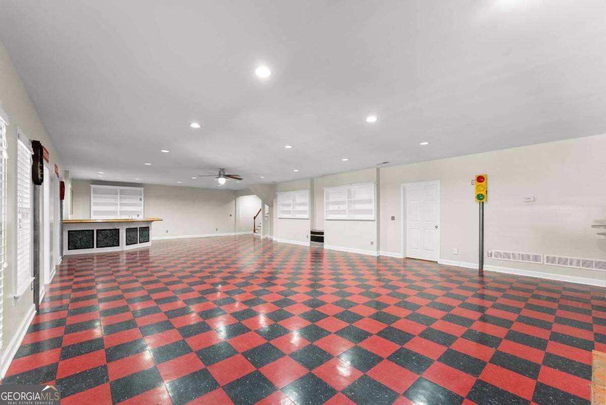 na- 9.99 acres - Residential