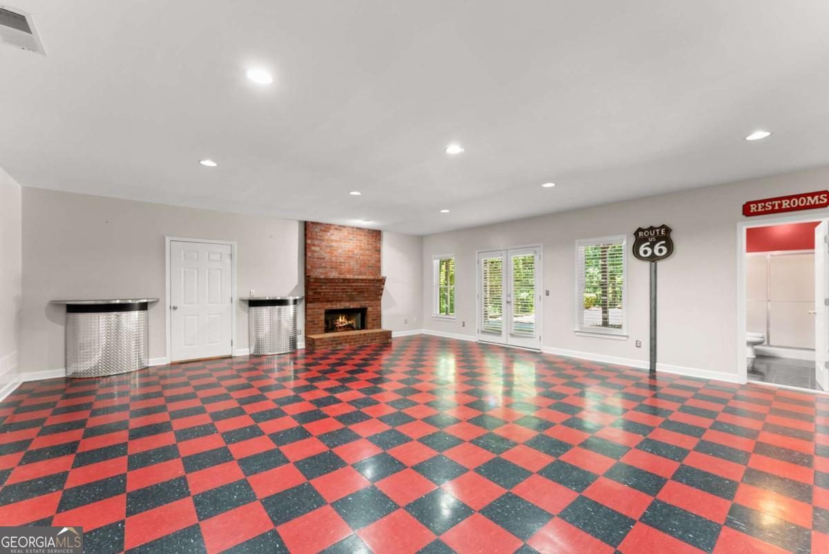 na- 9.99 acres - Residential