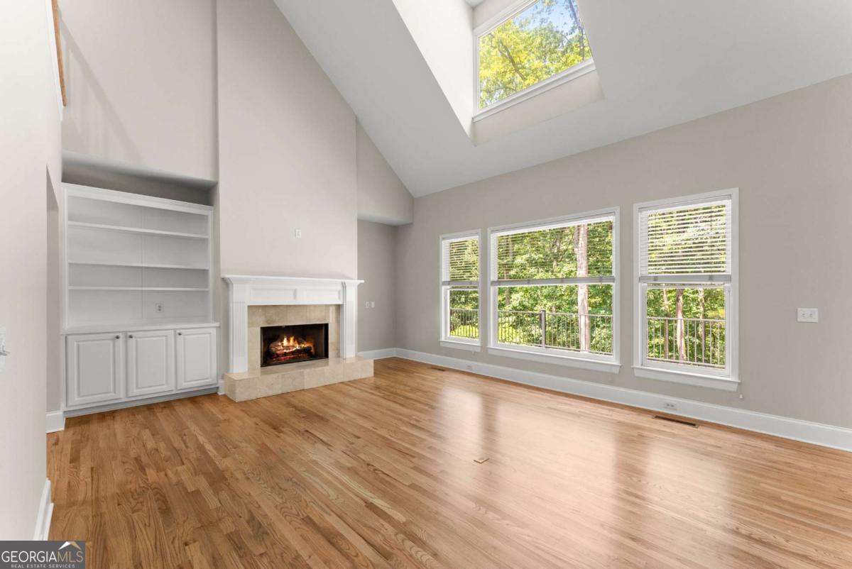 na- 9.99 acres - Residential