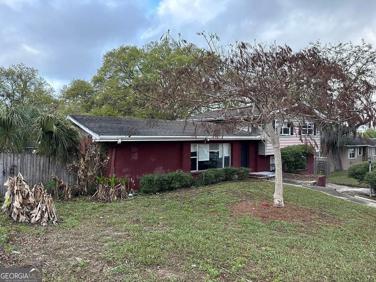 1612 Martin L King Jr AVE