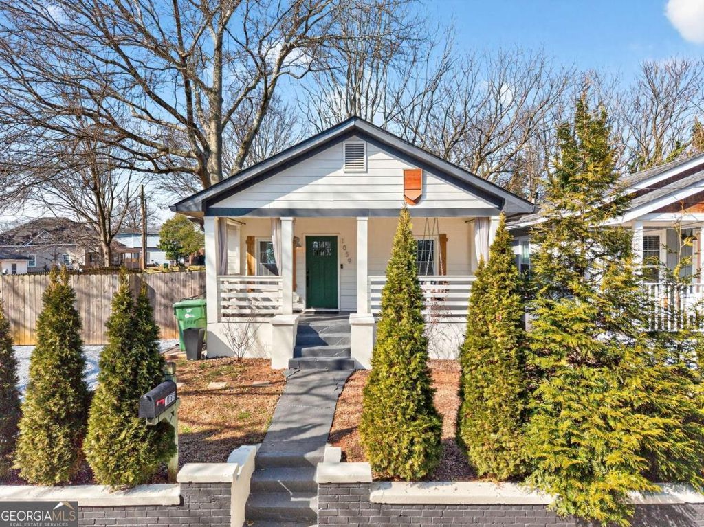 Photo of 1059 Fortress Avenue SW, Atlanta, GA 30315 (MLS # 10690611)