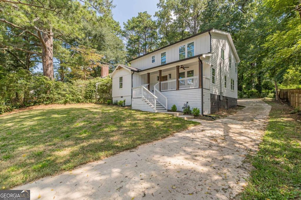 Photo of 770 Waters Drive SW, Atlanta, GA 30310 (MLS # 10684655)