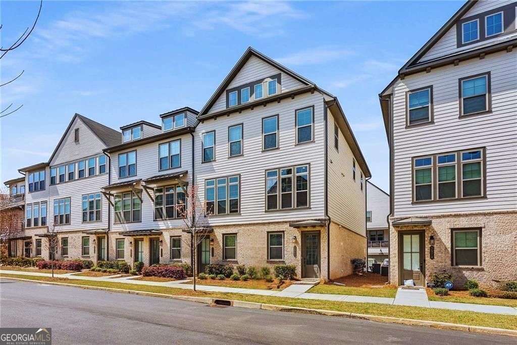 Atlanta, Georgia 30339, United States, 3 Bedrooms Bedrooms, ,4 BathroomsBathrooms,Residential,Active,176339