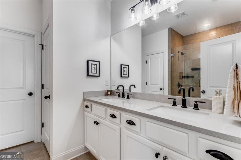 Atlanta, Georgia 30339, United States, 3 Bedrooms Bedrooms, ,4 BathroomsBathrooms,Residential,Active,176339