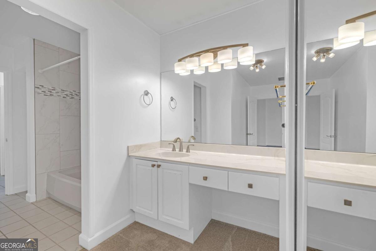 3475 Oak Valley RD NE 650
