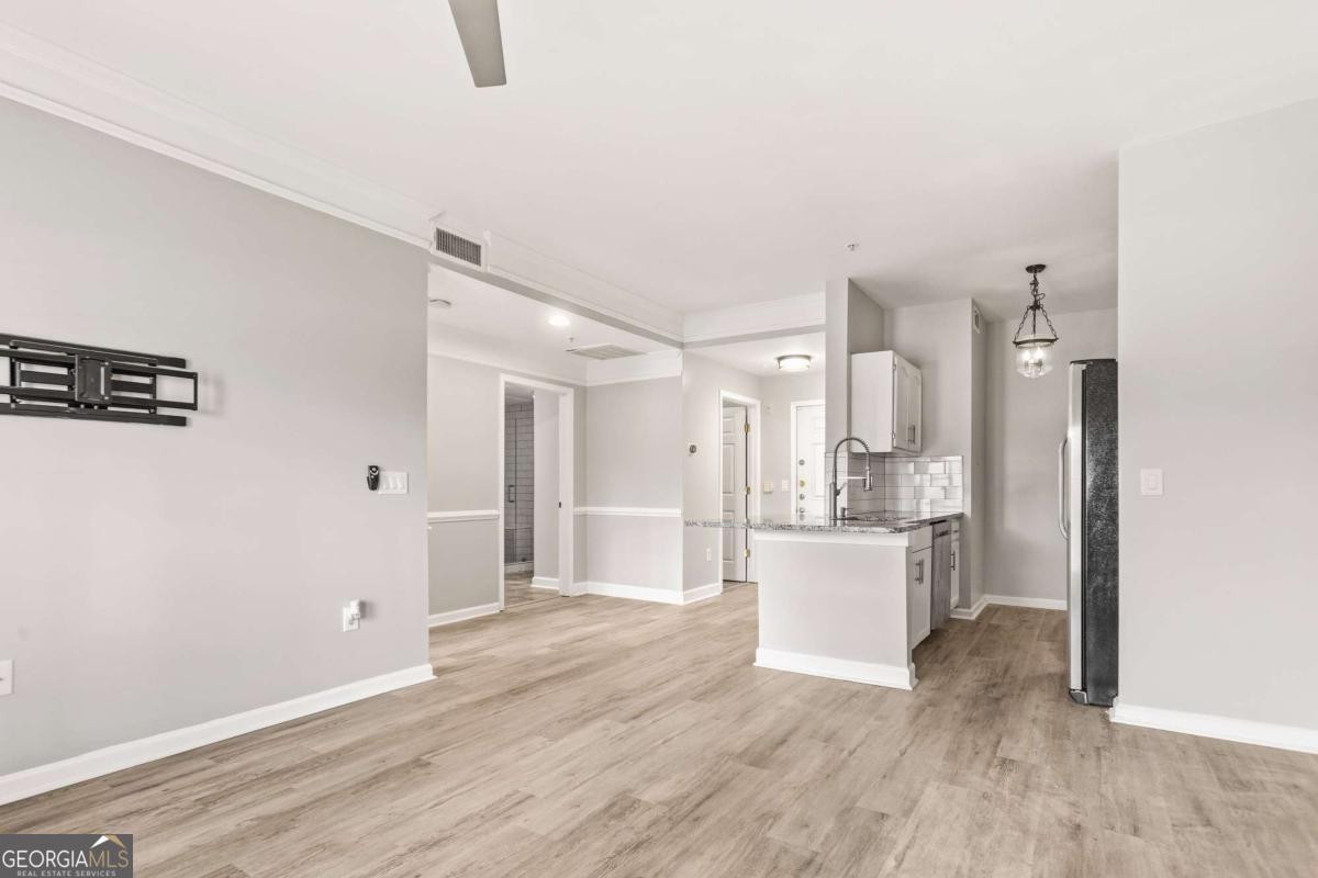 2700 Pine Tree RD NE 2303
