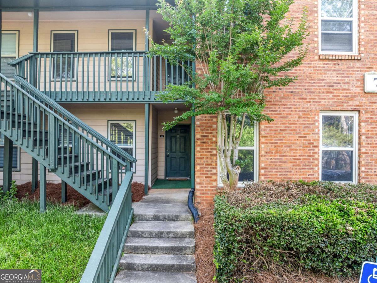 705 Beaufort CIR