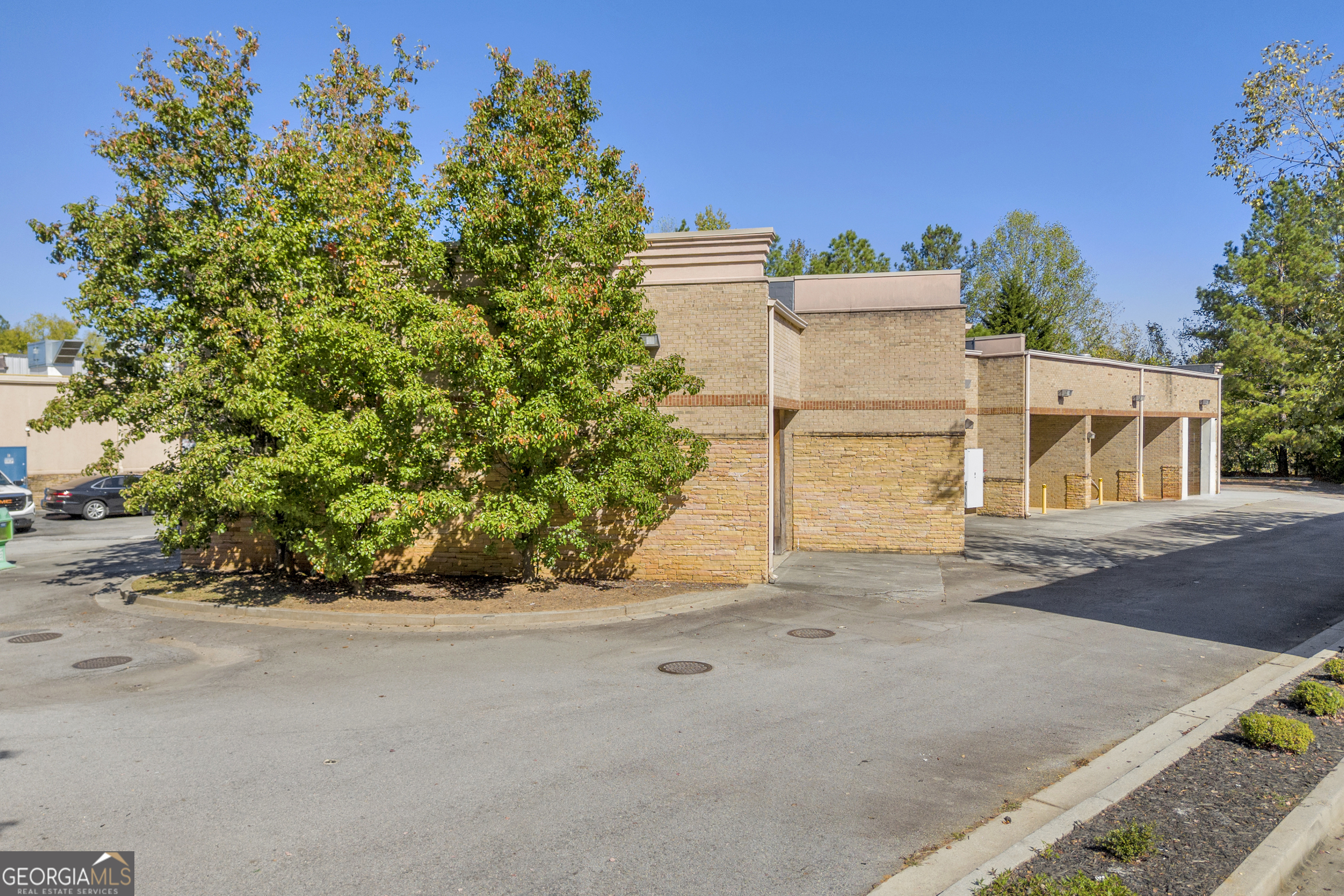 4405 Commerce DR