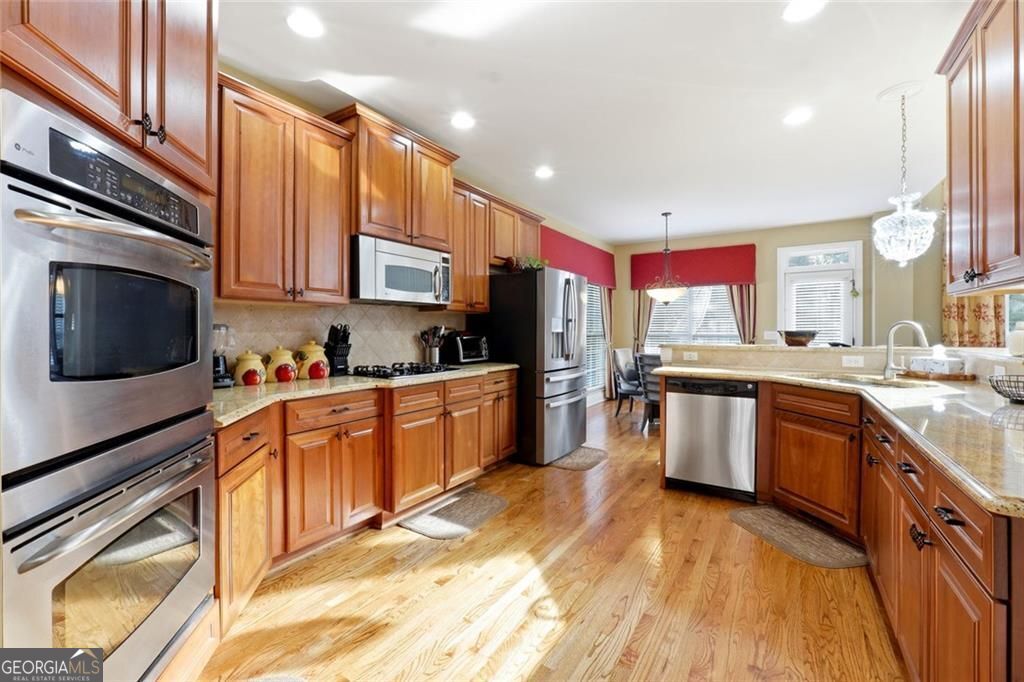 1915 Brackendale RD NE