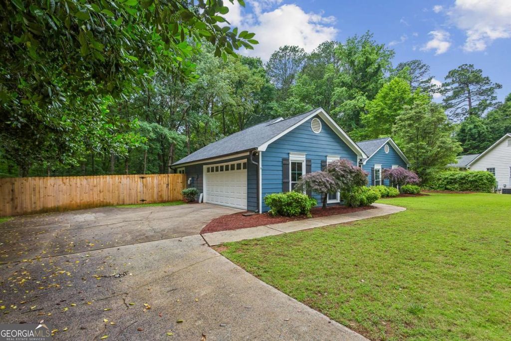 Photo of 2030 Arbor Forest Drive, Marietta, GA 30064 (MLS # 10772863)