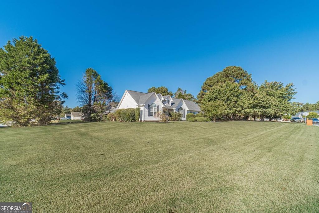 Photo of 231 Windermere Drive, Loganville, GA 30052 (MLS # 10631336)