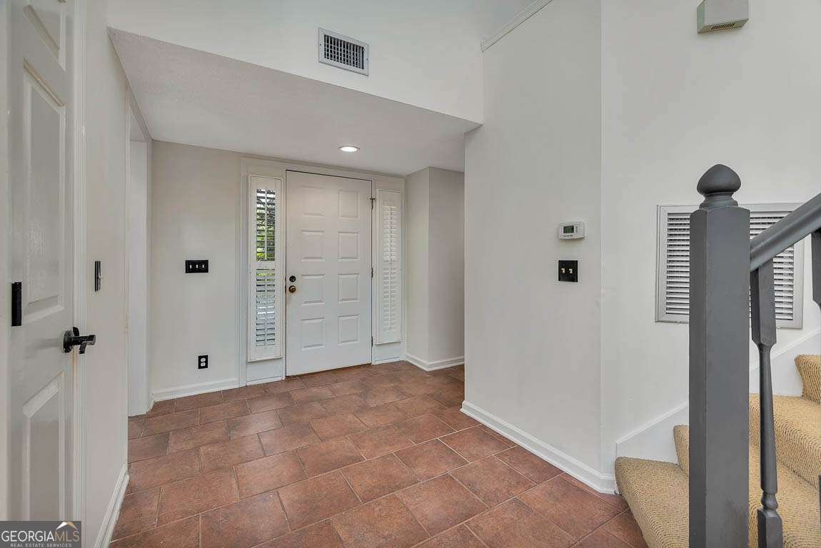 203 Grand Oaks CIR
