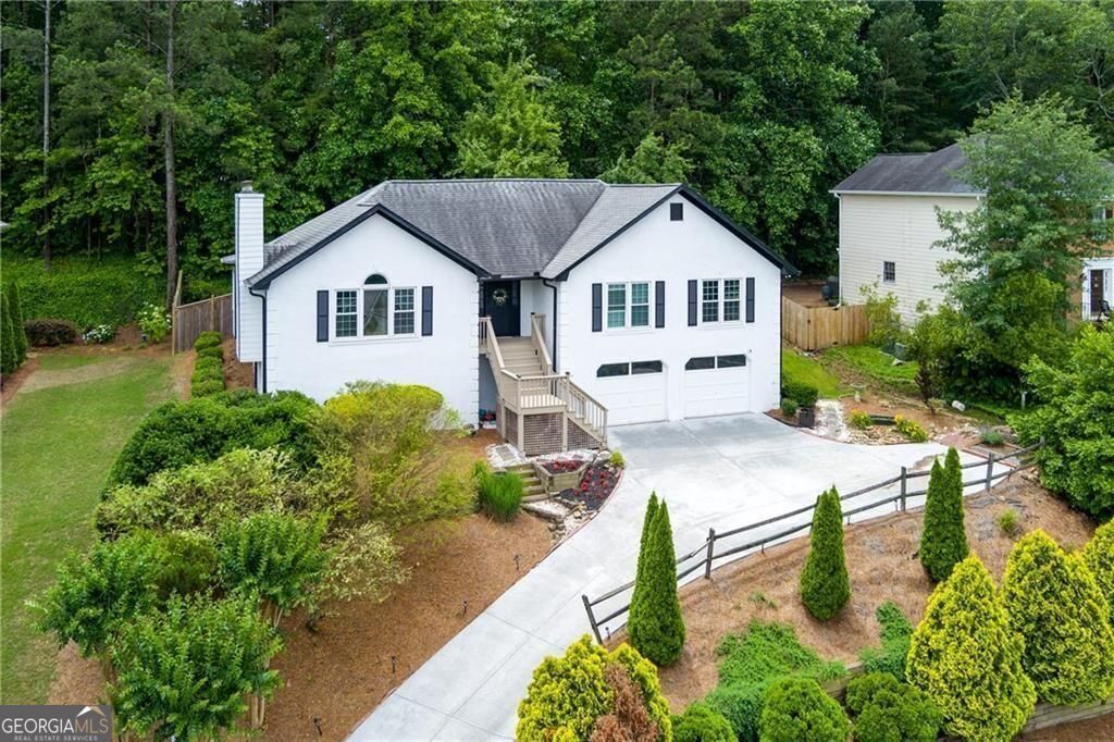 2111 Yorkshire CT