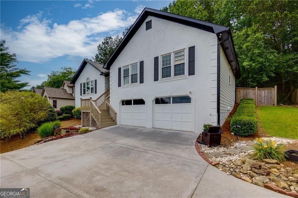 2111 Yorkshire CT