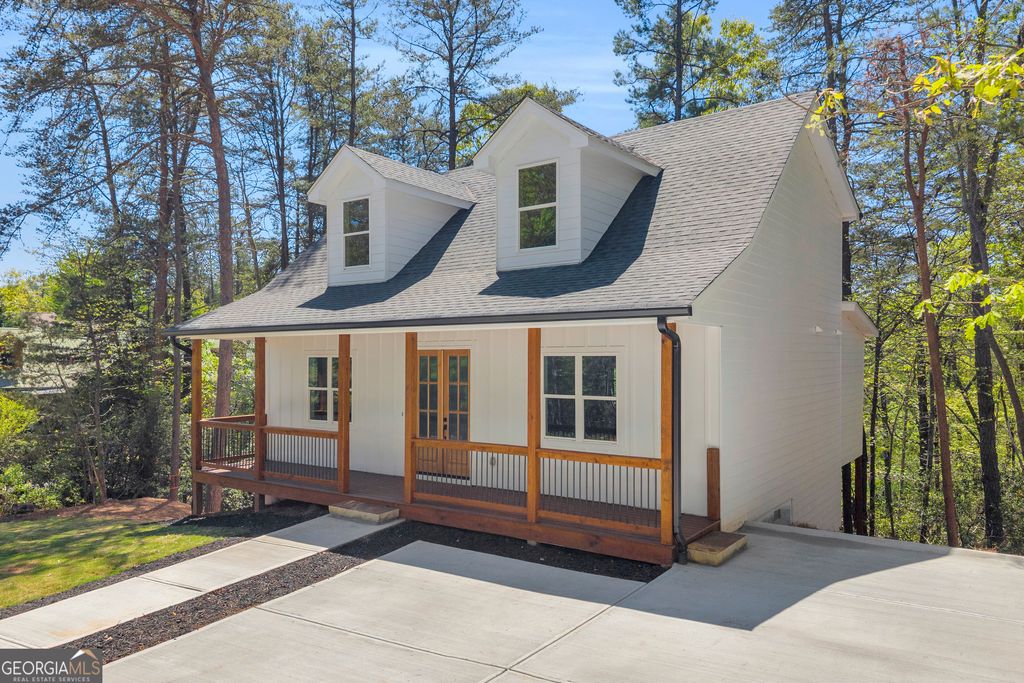 Photo of 333 Rosen Strasse, Helen, GA 30545 (MLS # 10767652)