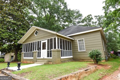 A home in Thomaston