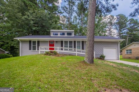 Photo of 2466 Fairway Circle SW, Atlanta, GA 30331 (MLS # 10740154)