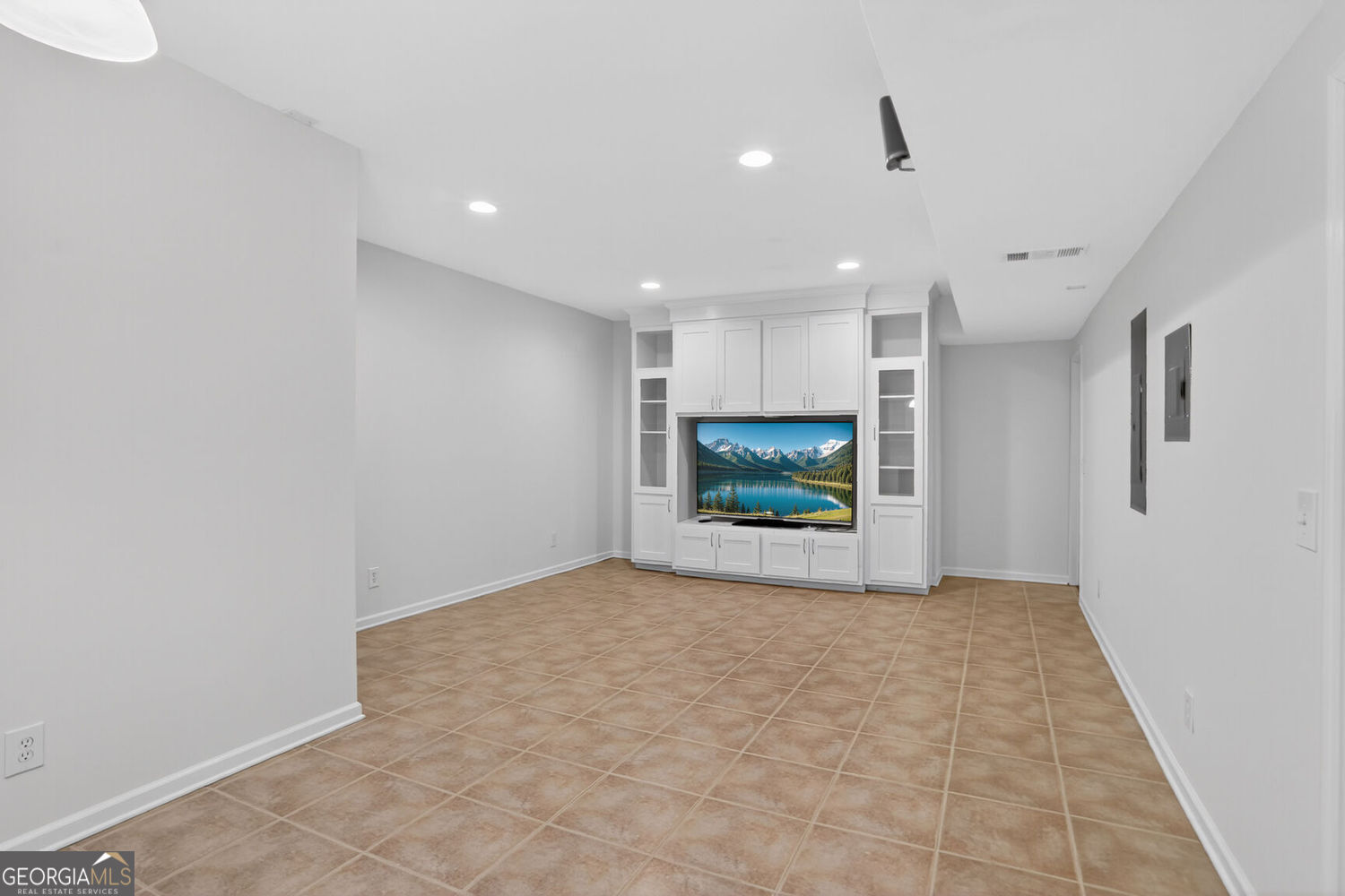 Milton, Georgia 30004, United States, 6 Bedrooms Bedrooms, ,5 BathroomsBathrooms,Residential,Active,189719