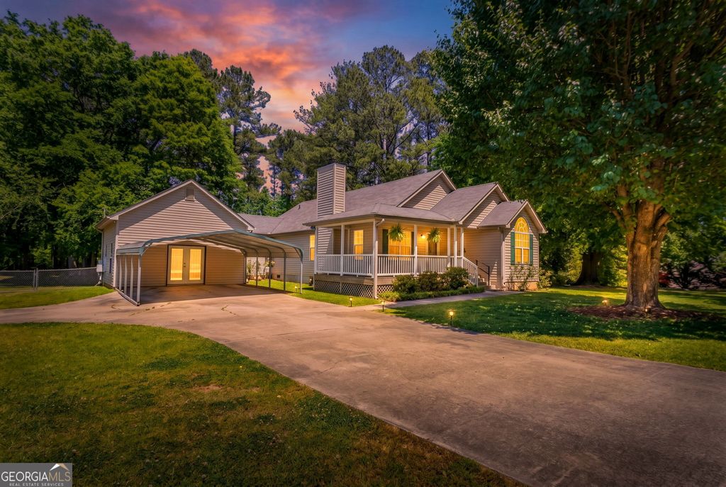 Photo of 304 Annie Lane, Locust Grove, GA 30248 (MLS # 10735690)