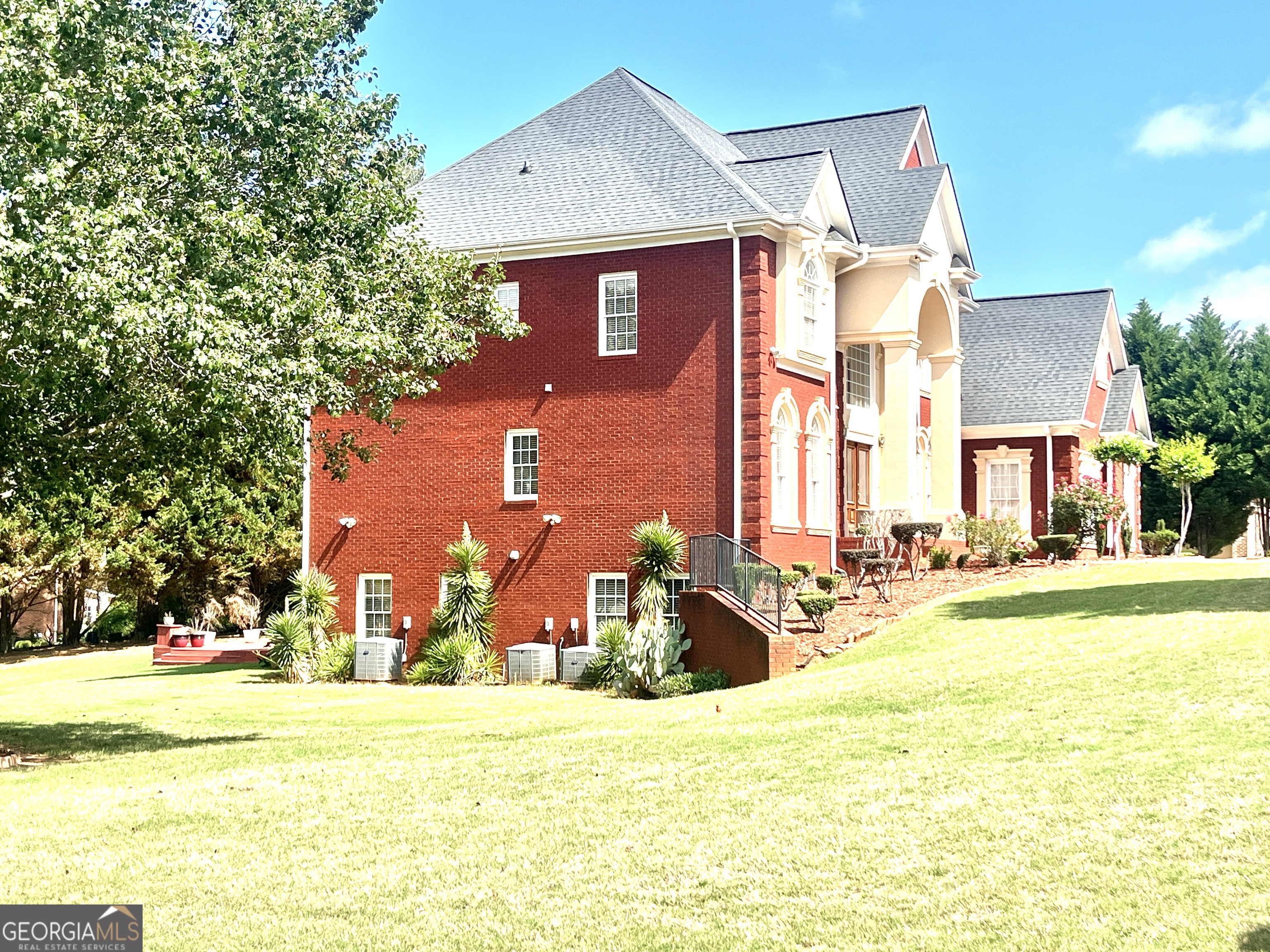 215 Fox Glove DR