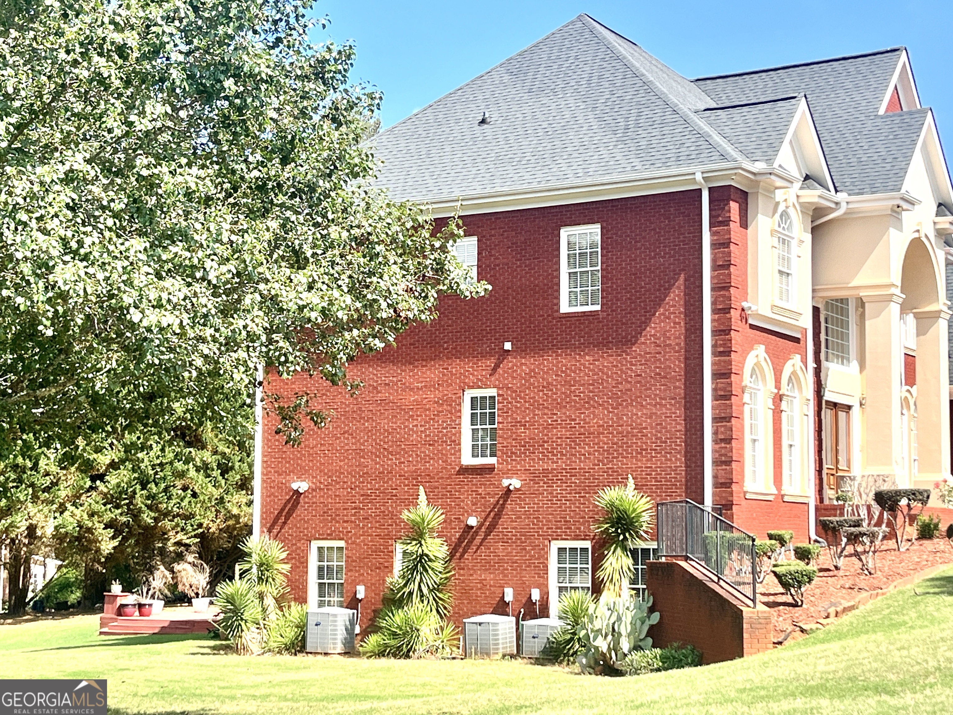 215 Fox Glove DR