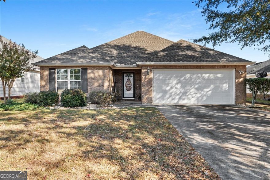 Charming and move-in ready! Discover easy living in this well-maintained 3-bedroom, 2-bathroom home. At 1300 sq ft, the split floor plan offers perfect privacy, and the private, fenced-in backyard is ideal for pets, play, or quiet evenings. This gem won't last long-schedule your showing today!