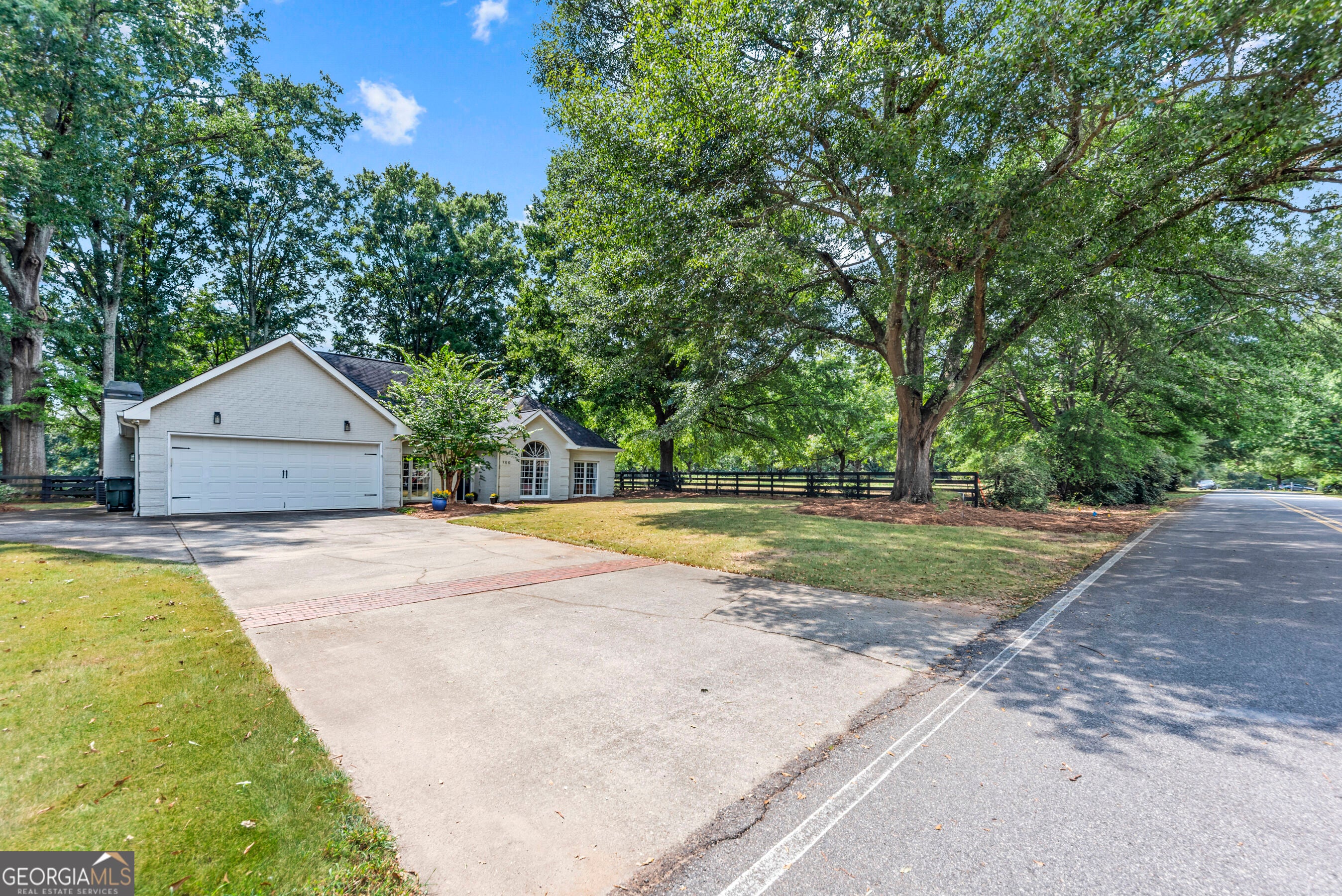 700 Skyline DR