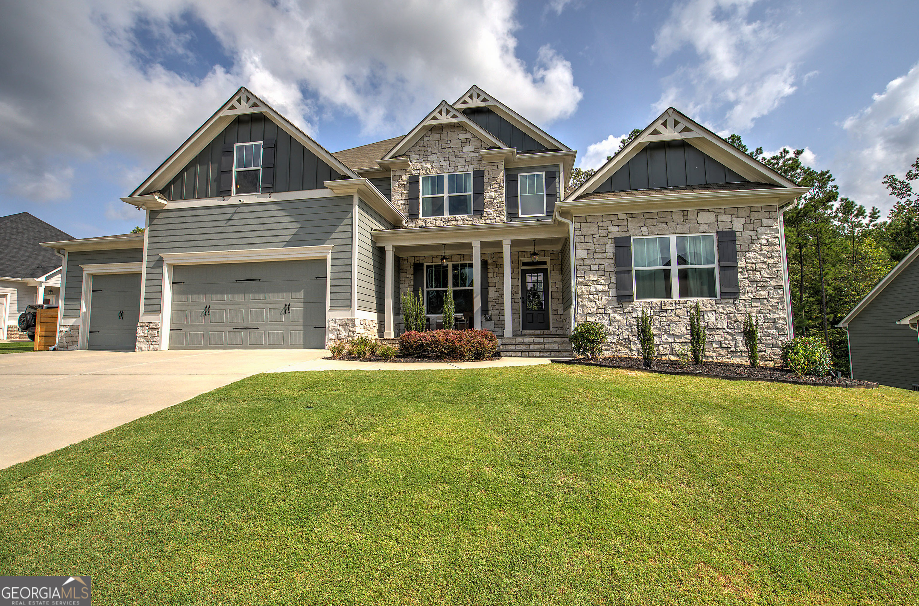 10 Sparkleberry LN W