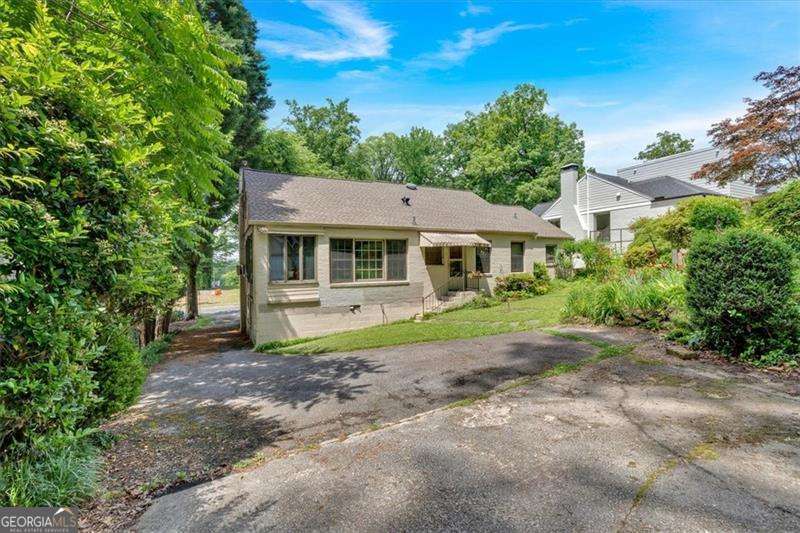 251 Beverly RD NE
