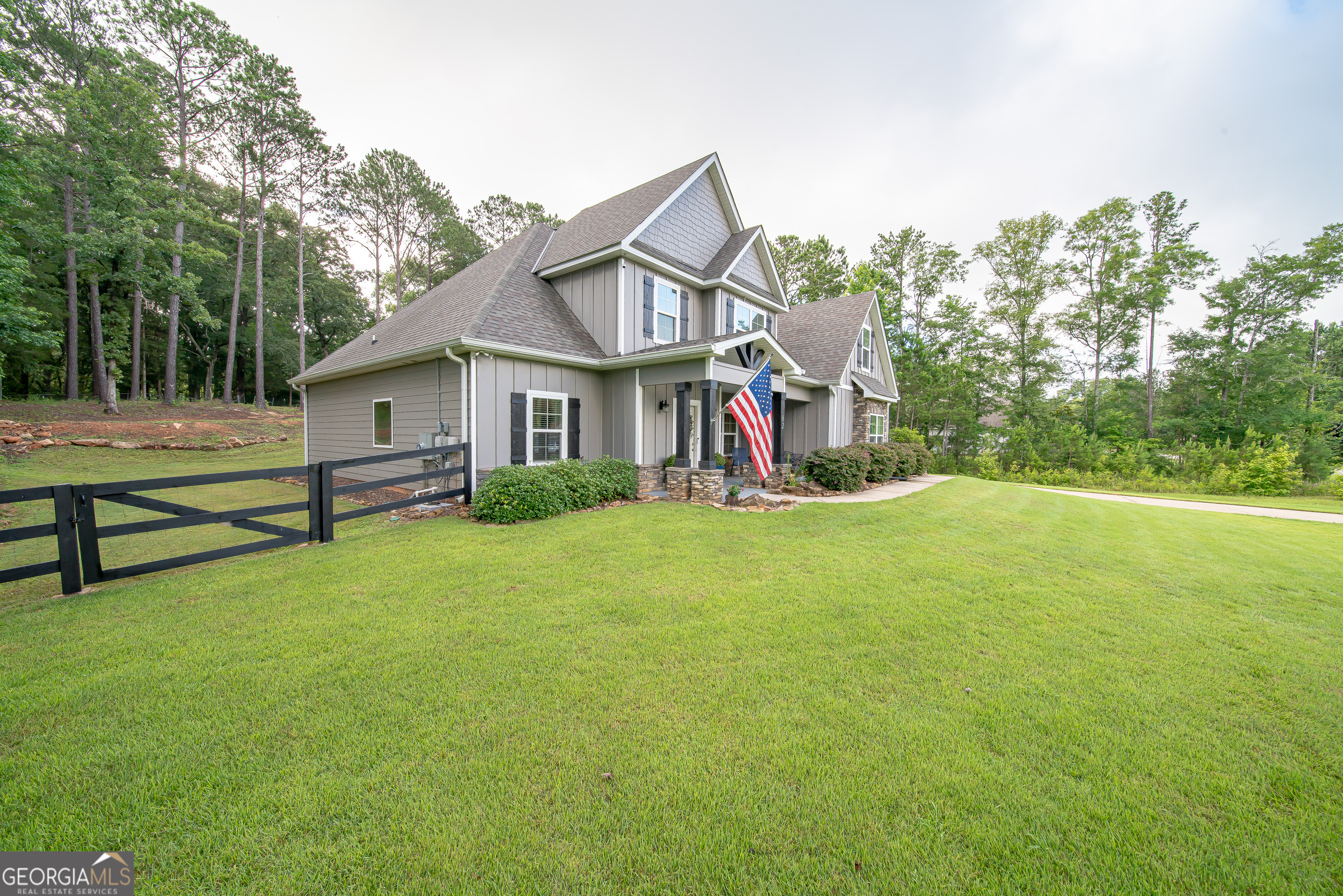 82 Rolling Meadows WAY